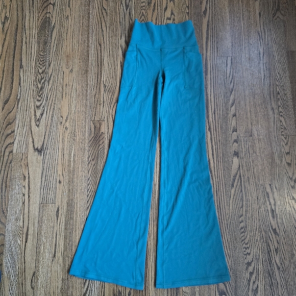 Athleta Pants - Athleta Teal Salutation Stash Flare-Leg Pants Size XXS